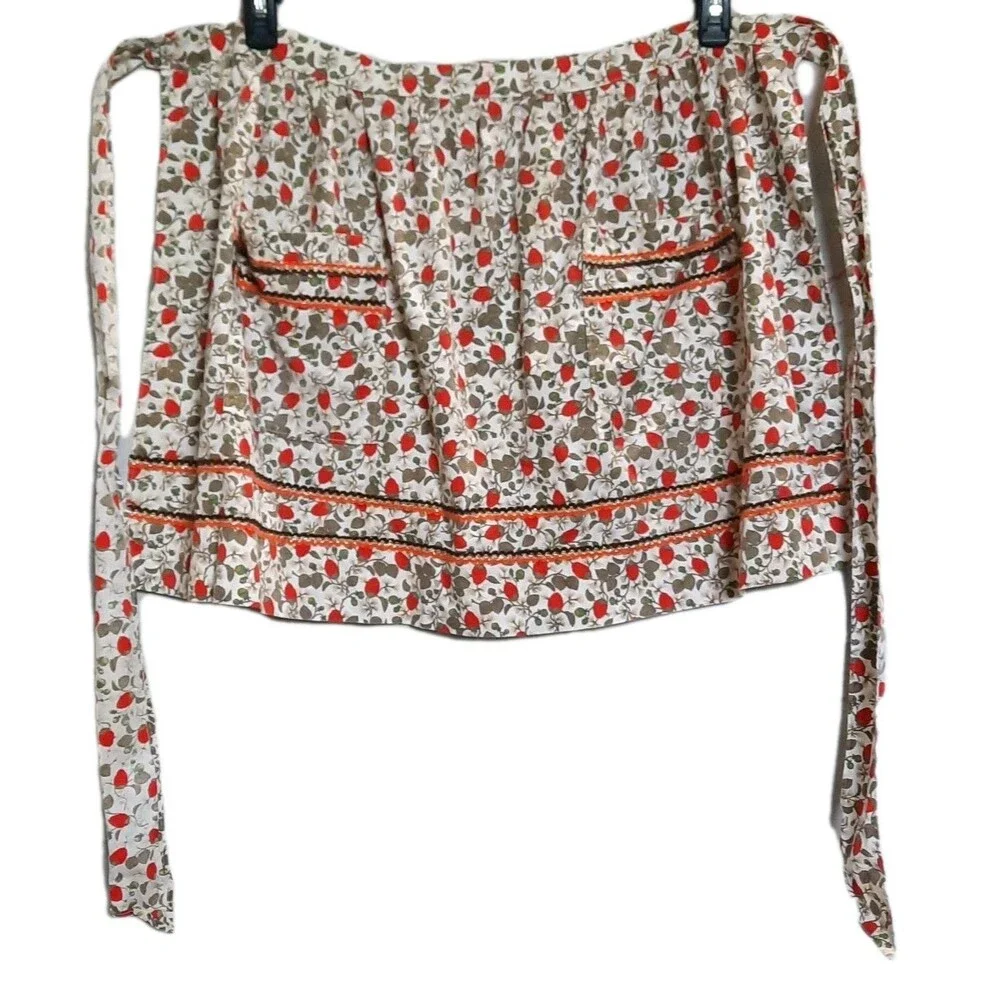 Vtg 1960s Cotton Half Apron Strawberry Berry Print Double Pockets Ric Rac Trim